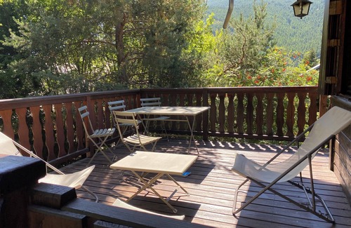 Saint-Chaffrey Ski Chalet | Authentic chalet with mountain views