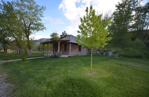 Miner Apartment | Authentic Custom Cabin, 17 miles from Yellowstone National Park