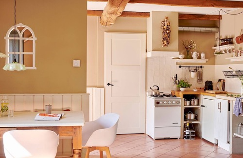 Schafelt House | Authentic Holiday Home in Baarlo with Private Terrace