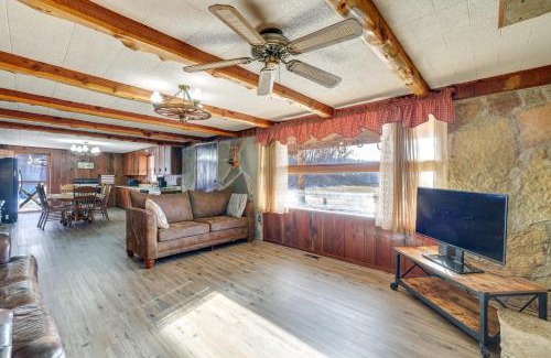 Pineville House | Authentic Log Cabin in Pineville about 2 Mi to River!