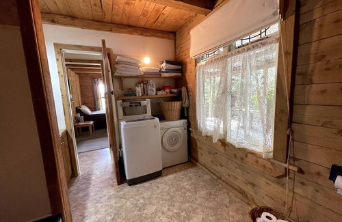 Moana Cabin | Authentic log cabin
