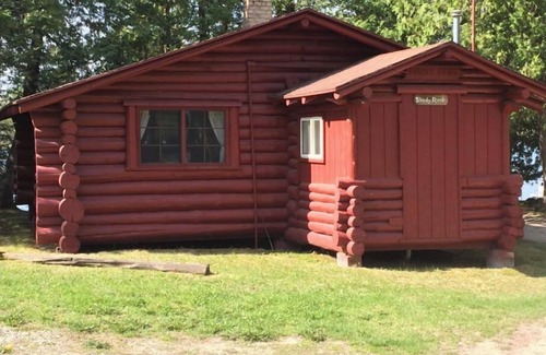 Northome Cabin | Authentic Log Cabin Pet Friendly Island Lake Northshore Bay Resort
