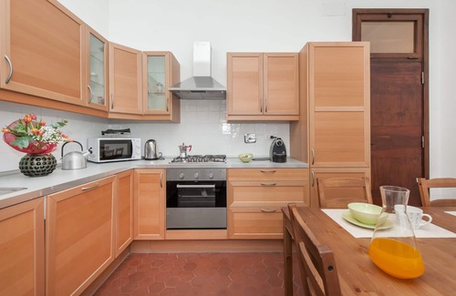 Trastevere Apartment | Authentic roman Trastevere apartment perfect for families sleeps 6 2 bathrooms