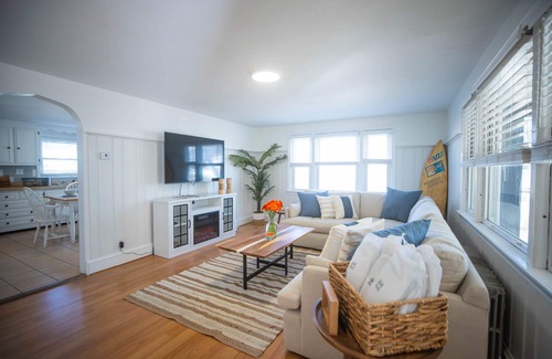 Easton's Point House | AUTUMN ESCAPE: "Middletown Beachside Charm, Newport Adventures"