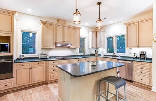 Pinehurst House | Autumn in Pinehurst! 5BR/5.5Bth Sleeps 16 Gorgeous Remodeled home on 13th tee