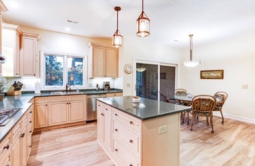 Pinehurst House | Autumn in Pinehurst! 5BR/5.5Bth Sleeps 16 Gorgeous Remodeled home on 13th tee
