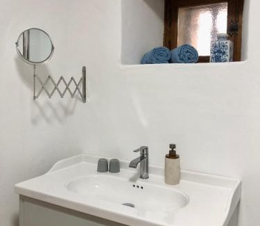 Plazac Bed & Breakfast | Aux Deux Lys