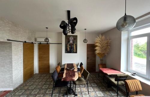 Leval Bed & Breakfast | Aux Deux Tours