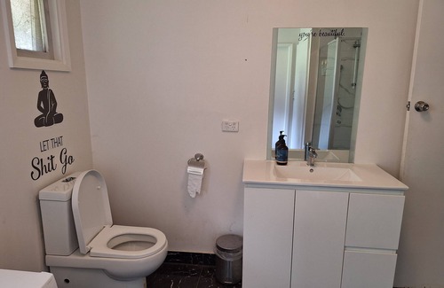 Tynong North Other | Auyea Farm 3 BR Entire House with Table Tennis - 7 Minutes to Gumbuya World!