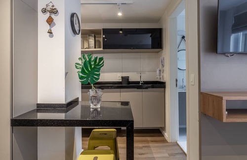 Consolacao Apartment | AV0111 - Charming with AC near subway