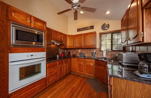 Briargate House | Available Thanksgiving week Secret Bunkbed Room for the kids! Dog Friendly!