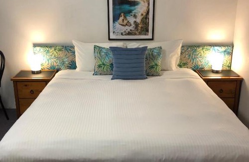 Bomaderry Hotel | Avaleen Lodge Motor Inn
