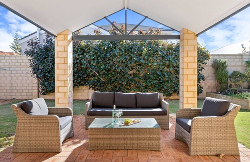 Wannanup House | Avalon Beach Escape ~ Family Favourite with Wifi