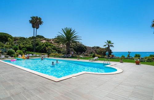 Oura Apartment | Aveiros by the Sea by Intiholidays