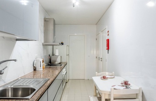 Vila Nova de Gaia Apartment | Avenida Apartment by MP