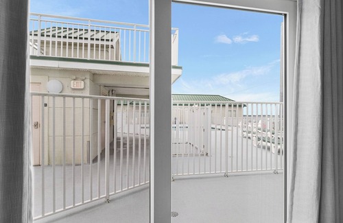 Midtown Ocean City Condo | Aventurra 403 — Modern Beach Block Penthouse Oasis with Rooftop Pool, Bay Views & Walkable Fun — Sleeps 9