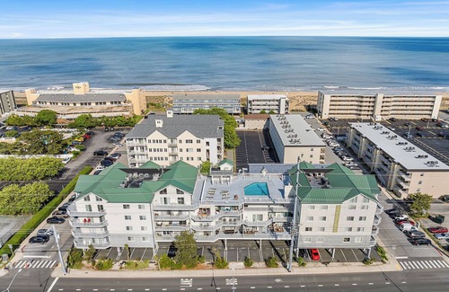 Midtown Ocean City Condo | Aventurra 403 — Modern Beach Block Penthouse Oasis with Rooftop Pool, Bay Views & Walkable Fun — Sleeps 9