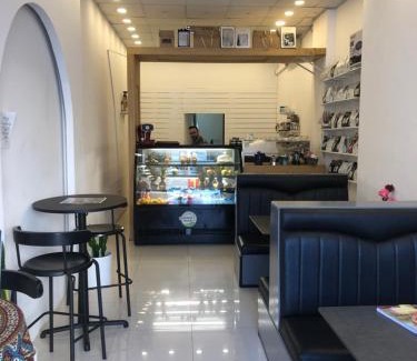 Al Ghubrah Ash Shamaliyyah Hostel | Avenues Hostel
