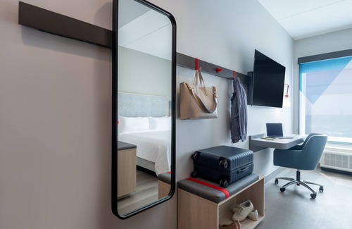 Vaughan Hotel | avid hotel Toronto - Vaughan Southwest by IHG
