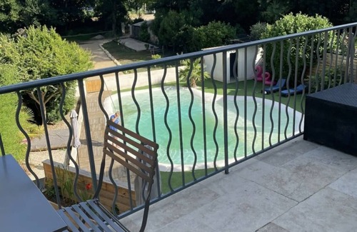 Villeneuve-les-Avignon Apartment | Avignon la Maison des Roses 4 🌸