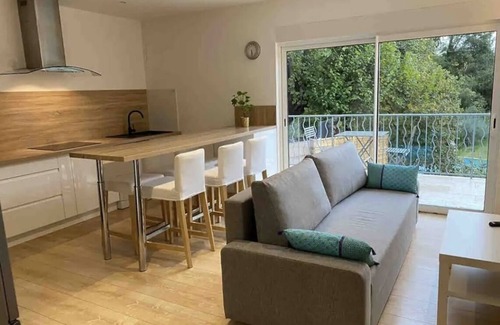 Villeneuve-les-Avignon Apartment | Avignon la Maison des Roses 4 🌸