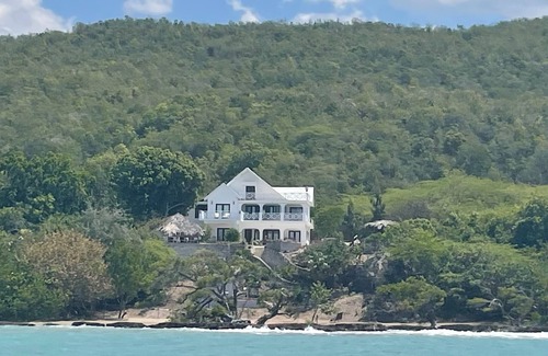 Treasure Beach House | Avita Villa - Pristine newly renovated villa with breathtaking views.