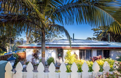 North Tamborine Bed & Breakfast | Avocado Sunset Bed & Breakfast