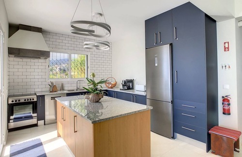 Sao Goncalo House | Avocado Villa by LovelyStay