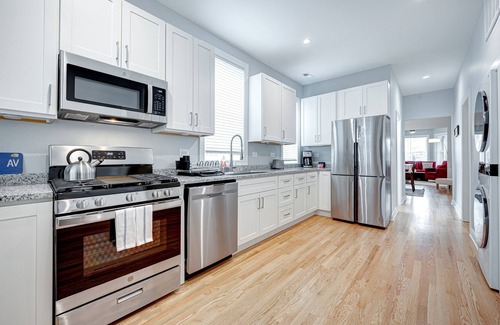Avondale Condo | Avondale Condo Near Classic Bars, Eateries, and More! by AllSet Turnover