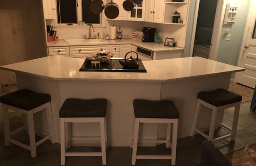 Watch Hill House | Avondale Sunset, an immaculate personal home that is three minutes from WH!