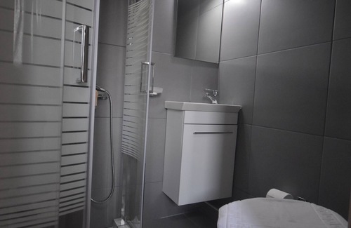 Markopoulon Apartment | AVR DELUXE SUITES 4 AIRPORT FREE SHUTTLE