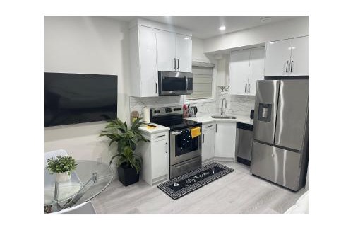 Symons Valley Apartment | Award winning boho paradise sunlit modern suite