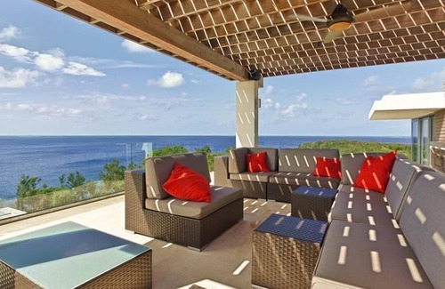 The Valley House | Award Winning Ocean Front Villa Estate