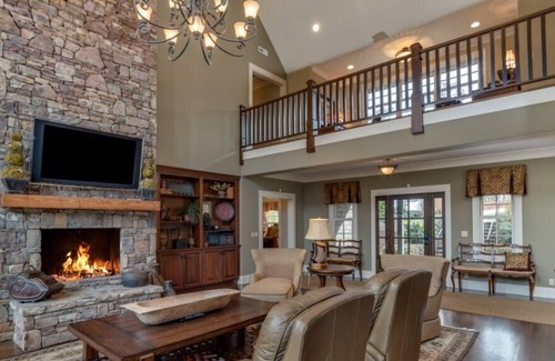Mill Spring House | Awe-inspiring views, mansion in mountains with fireplace