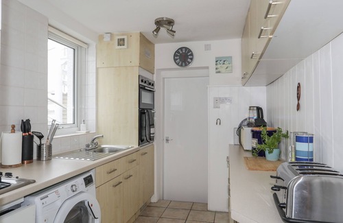 Criccieth Cottage | AWEL Y MOR, family friendly, character holiday cottage in Criccieth