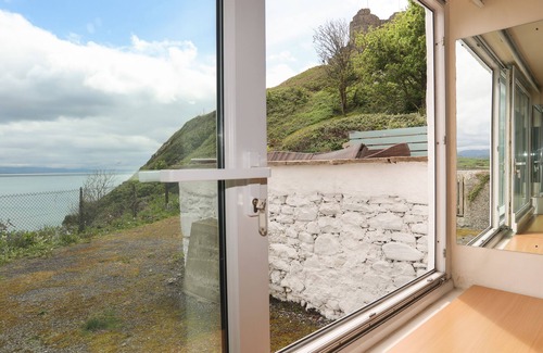Criccieth Cottage | AWEL Y MOR, family friendly, character holiday cottage in Criccieth