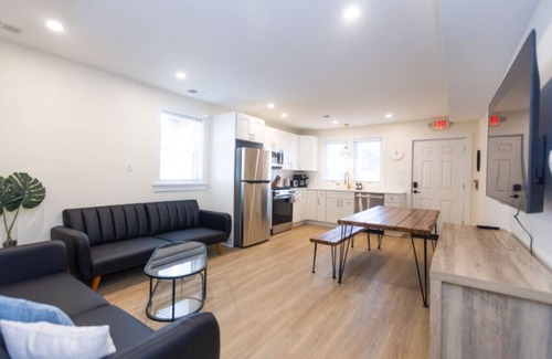Cape May - Wildwood Apartment | Awesome 3 bdr,1 bath condo,1fl,2min walk to beach