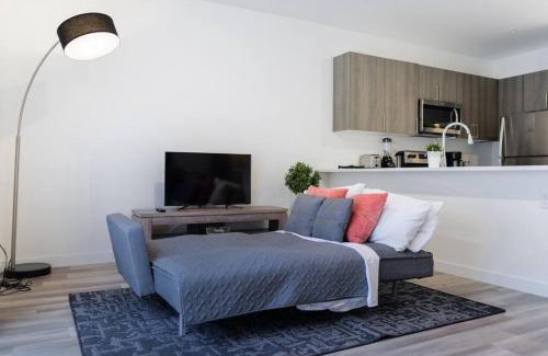 Golden Glades Apartment | Awesome 3BR Townhouse 15minutes from the Beach