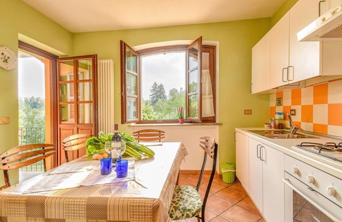 Monforte d'Alba Apartment | Awesome apartment in Monforte D'Alba