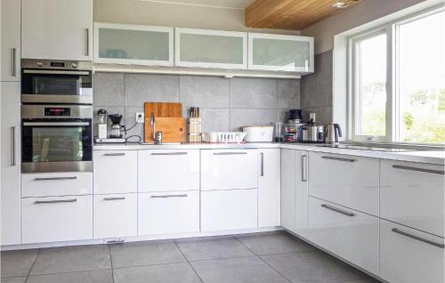 Bokn Apartment | Awesome Apartment In Bokn With Sauna