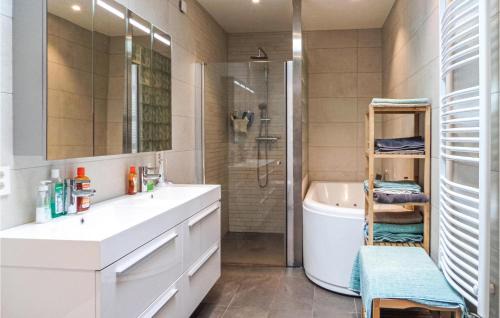 Bokn Apartment | Awesome Apartment In Bokn With Sauna