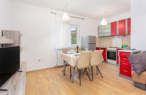 Buzdohanj Apartment | Awesome apartment in Cernik with WiFi