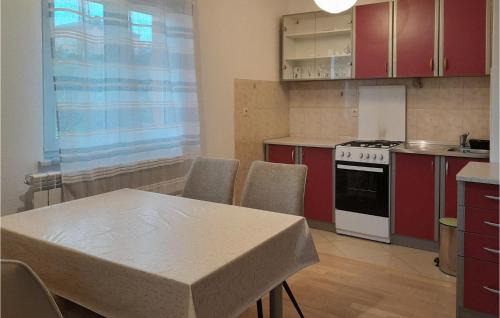 Buzdohanj Apartment | Awesome Apartment In Cernik With Wifi