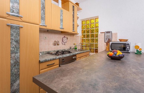 Tribulje Apartment | Awesome apartment in Malinska with WiFi