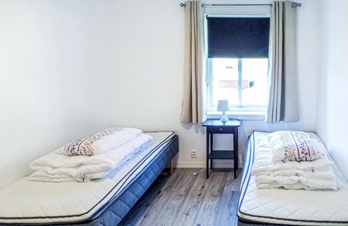 Strandebarm Apartment | Awesome apartment in Strandebarm with 5 Bedrooms and WiFi