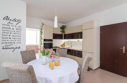 Sutivan Apartment | Awesome apartment in Sutivan with WiFi