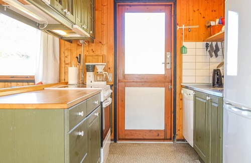 Oster Somarken House | Awesome home in Aakirkeby with kitchen