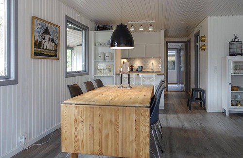 Sømarken House | Awesome home in Aakirkeby with WiFi