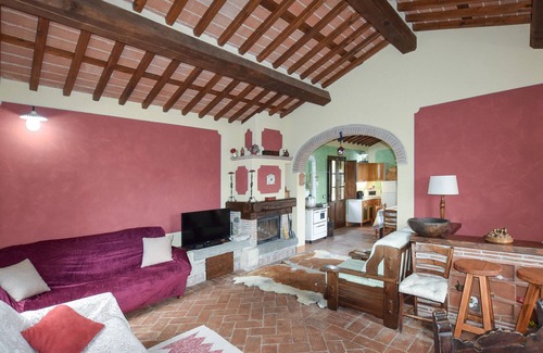 Barga House | Awesome home in Barga