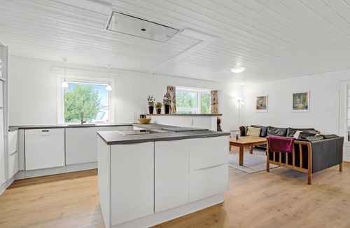Ho House | Awesome home in Blåvand with kitchen